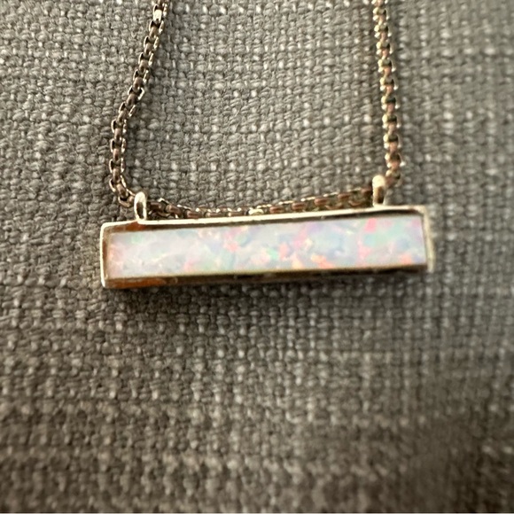 Kendra Scott Gold Opal MACKENZIE necklace - Picture 1 of 8